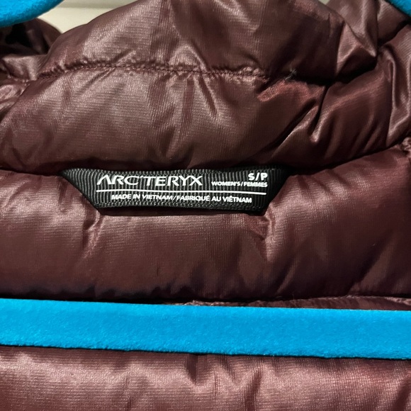 Arc'teryx Women's Centrale Parka Small Burgundy/Maroon GUC - Picture 7 of 16